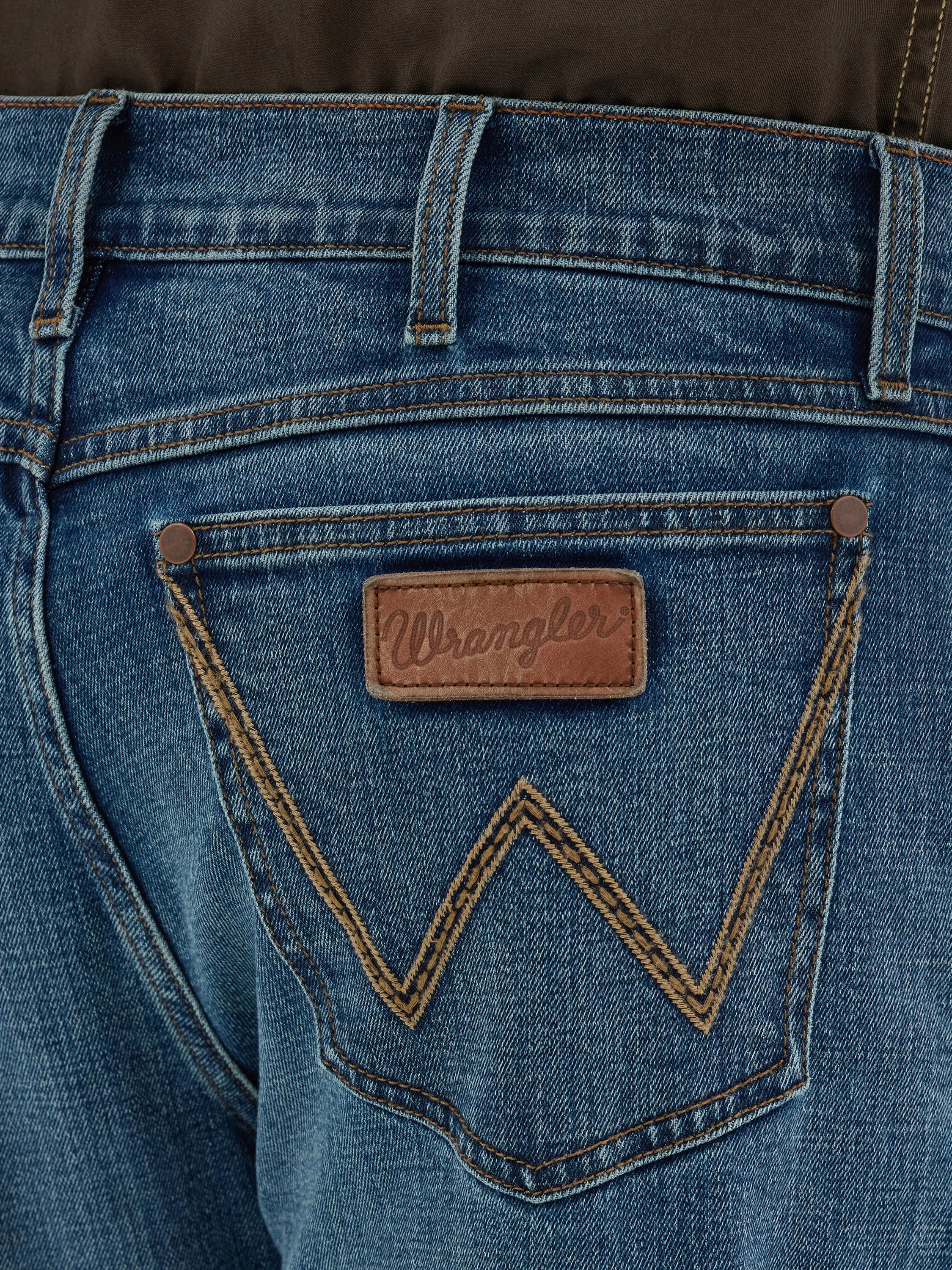 Men's Wrangler Retro® Relaxed Fit Bootcut Jean