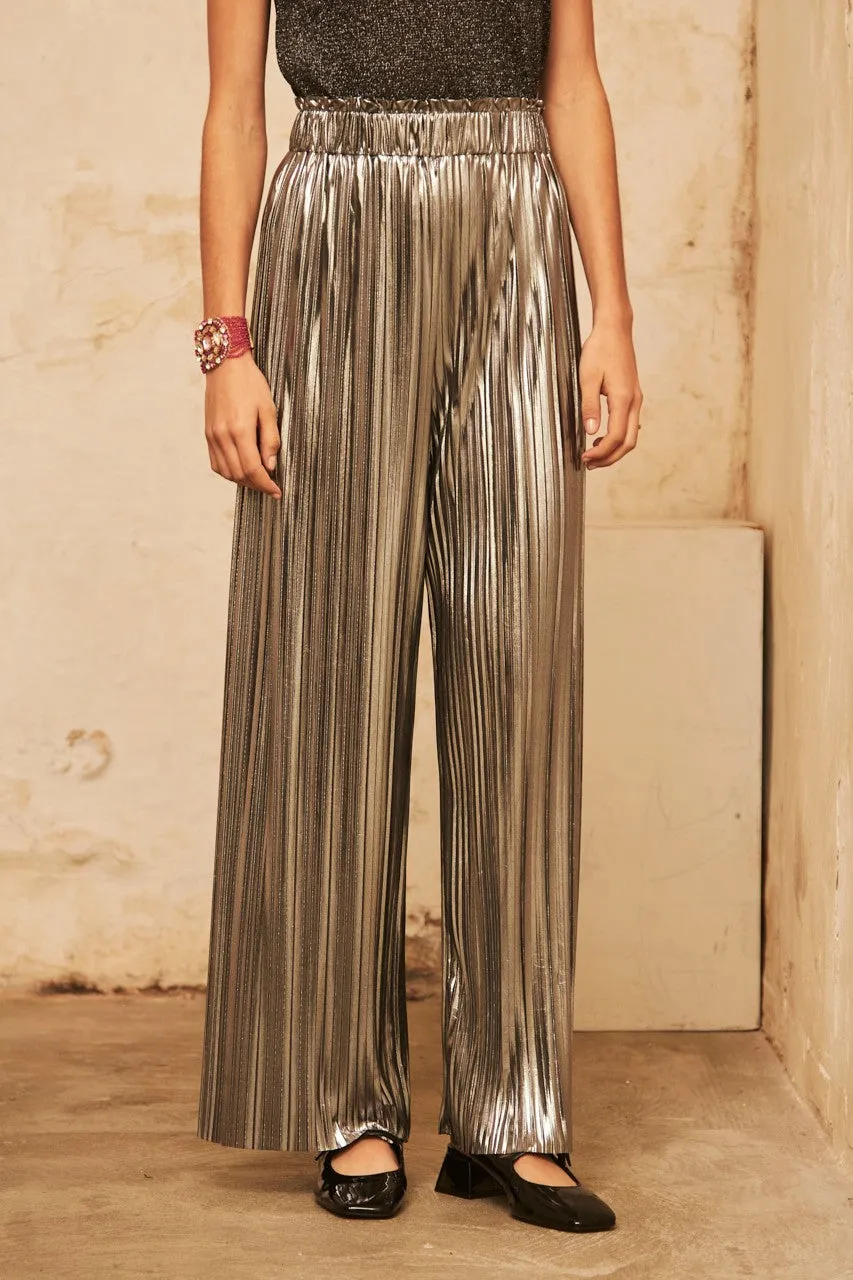 METALLIC PLEATED PANTS